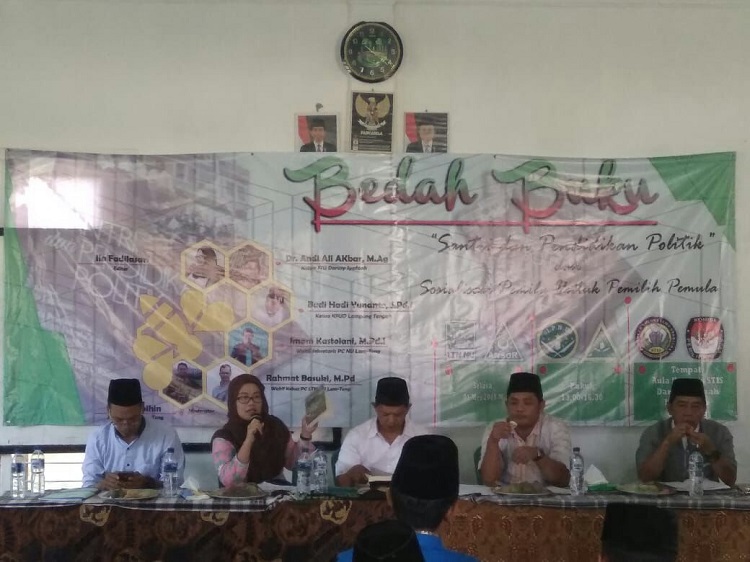 STIS Darusy Syafa'ah - LTNU Adakan Bedah Buku "Santri dan Pendidikan Politik"